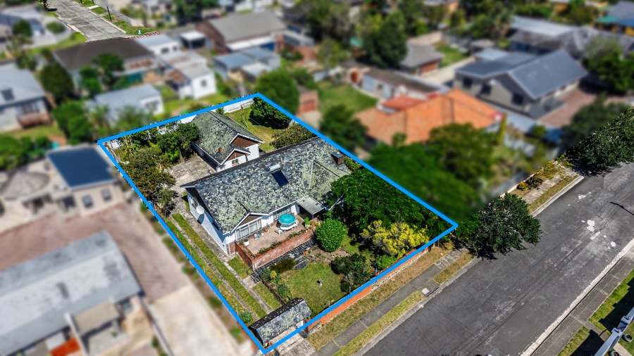 4 Bedroom Property for Sale in Berea Eastern Cape